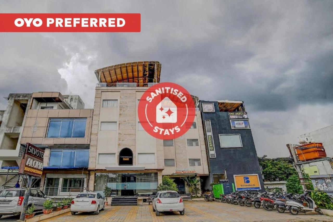 Vaccinated Staff- Townhouse Oak Hotel Silvotel Ιντόρ Εξωτερικό φωτογραφία