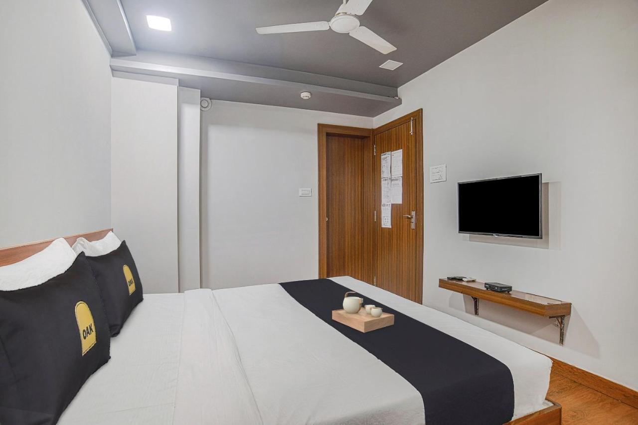 Vaccinated Staff- Townhouse Oak Hotel Silvotel Ιντόρ Εξωτερικό φωτογραφία