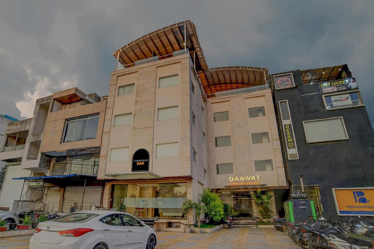 Vaccinated Staff- Townhouse Oak Hotel Silvotel Ιντόρ Εξωτερικό φωτογραφία