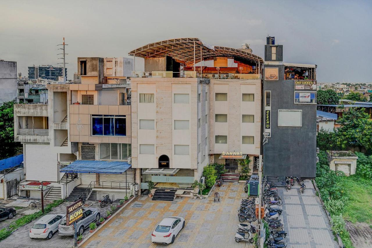 Vaccinated Staff- Townhouse Oak Hotel Silvotel Ιντόρ Εξωτερικό φωτογραφία